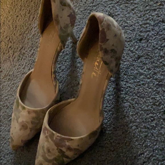 Floral print vintage-style heels - Picture 3 of 4